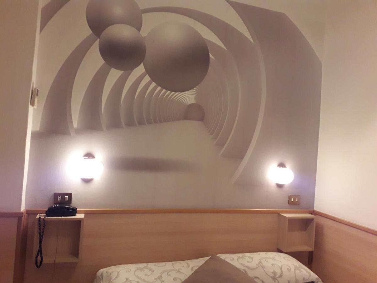 Hotel Vittoriano Торино Екстериор снимка