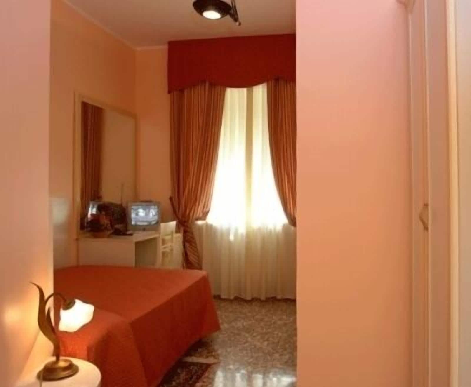 Hotel Vittoriano Торино Екстериор снимка