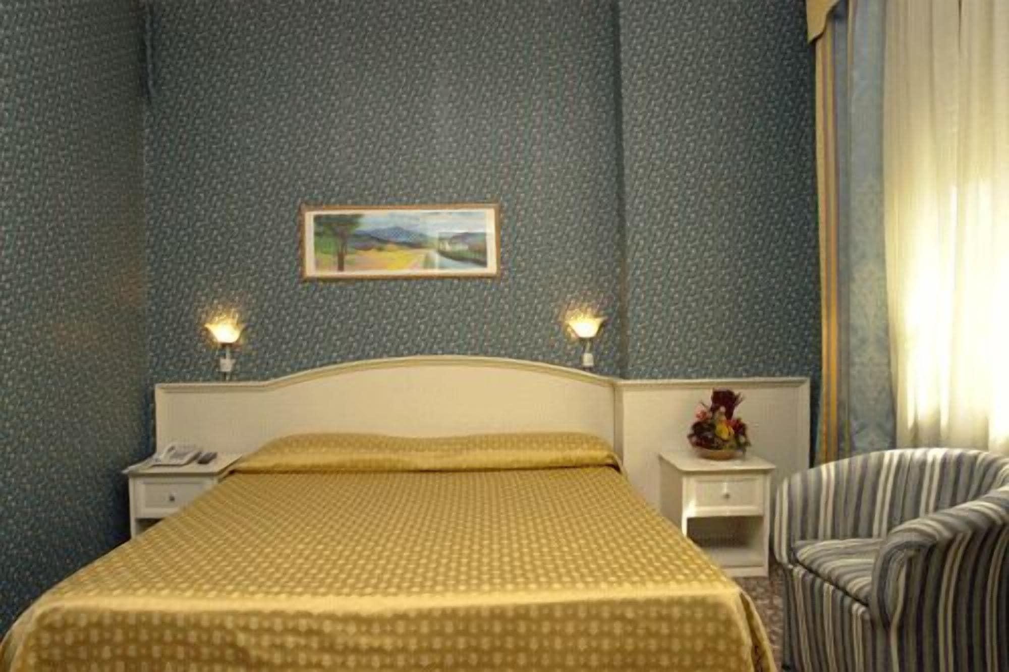 Hotel Vittoriano Торино Екстериор снимка