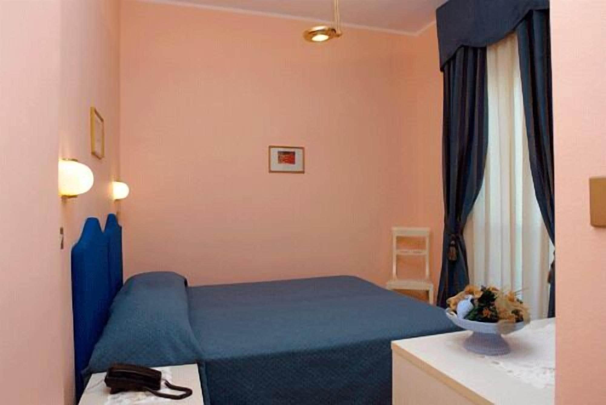 Hotel Vittoriano Торино Екстериор снимка