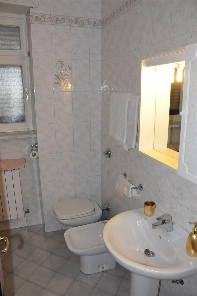 Hotel Vittoriano Торино Екстериор снимка